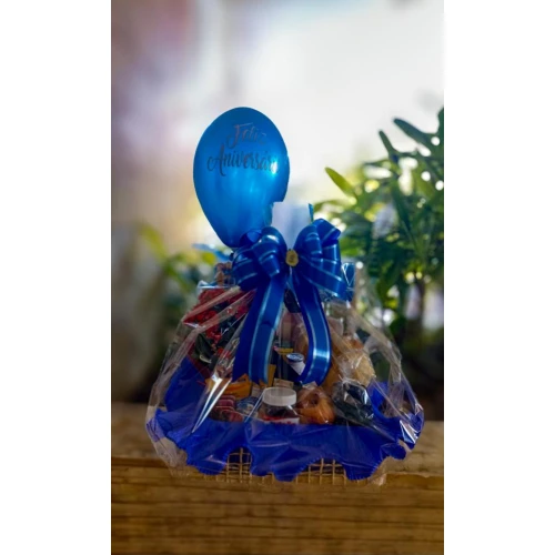Cesta de Aniversário com Balão e Mini Tortinha
